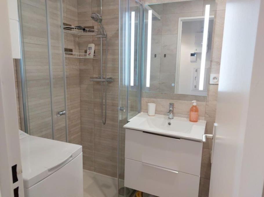 Studio Eleverca 3*- Rez De Jardin Terrasse - Axelle Loc'Appart Mandelieu Eksteriør billede