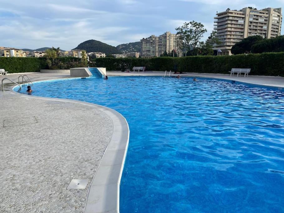 Studio Eleverca 3*- Rez De Jardin Terrasse - Axelle Loc'Appart Mandelieu Eksteriør billede