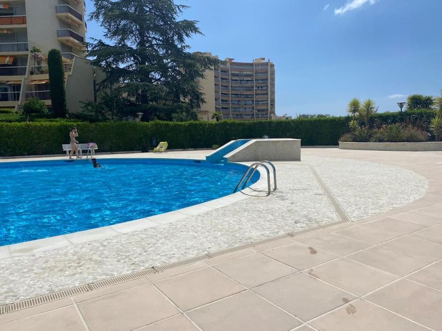 Studio Eleverca 3*- Rez De Jardin Terrasse - Axelle Loc'Appart Mandelieu Eksteriør billede